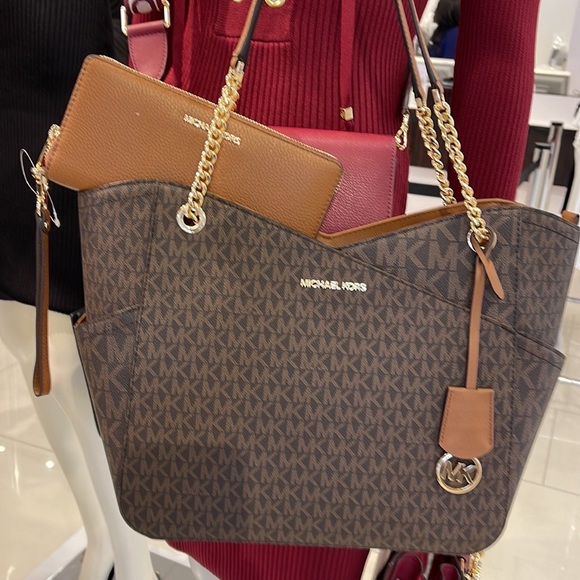 MICHAEL KORS LG X CHAIN SHOULDER TOTE BAG
& JST Lg Travel CONTINENTAL Wallet - Picture 10 of 15